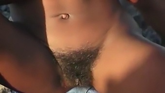 Ebony Babe Takes Pleasure In Public Outdoor Setting