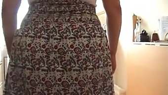 British Mature Woman Offers Money For Sniffing Her Panties And Gives A Handjob