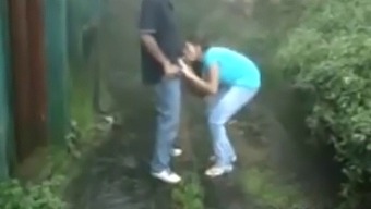 Indian Couple'S Amazing Public Blowjob In Amateur Porn