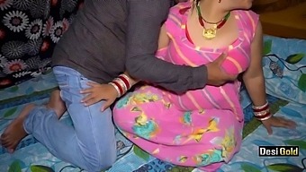 Indian Taxi Driver Has Sex With Young Indian Housewife