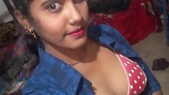 Desi Girl Besia Shows Off Her Nipples And Panties In Hd