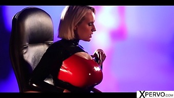 Femdom Slave Submits To Face Sitting And Oral Pleasure
